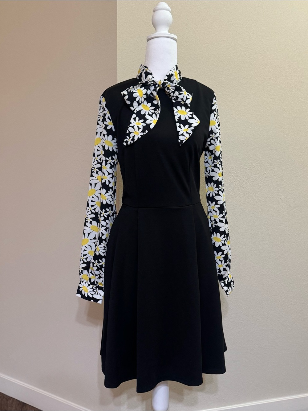 Smak Parlour Collection/Unique Vintage Daisy Black and White Dress